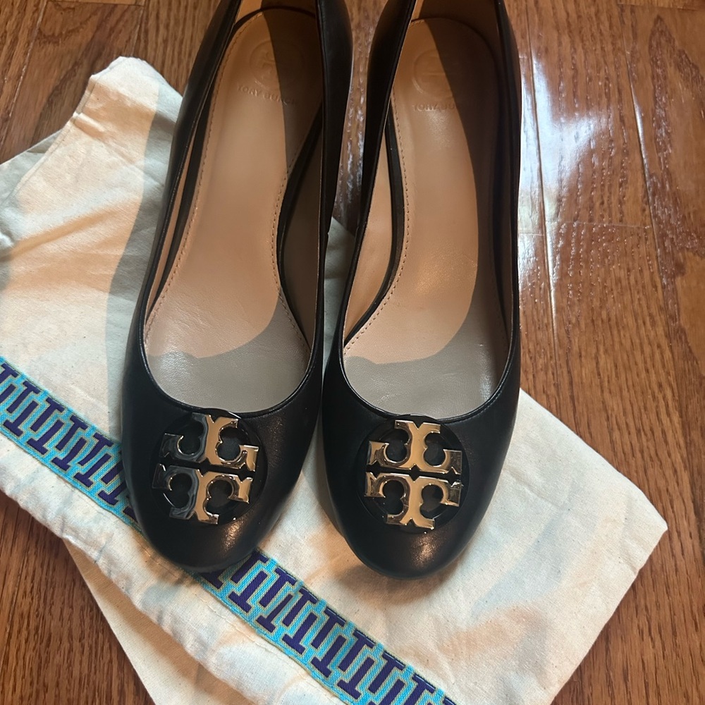 Tory Burch Black Leather Loafers with Gold Emblem
